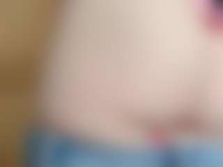 NaughtyBlooms's Live Sex Cam Show