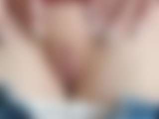 NaughtyBlooms's Live Sex Cam Show