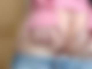 NaughtyBlooms's Live Sex Cam Show