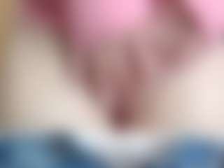 NaughtyBlooms's Live Sex Cam Show