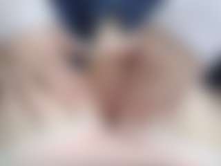 NaughtyBlooms's Live Sex Cam Show