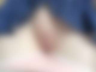 NaughtyBlooms's Live Sex Cam Show