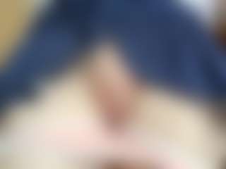 NaughtyBlooms's Live Sex Cam Show