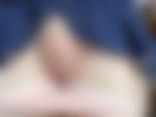 NaughtyBlooms's Live Sex Cam Show