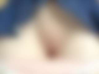 NaughtyBlooms's Live Sex Cam Show