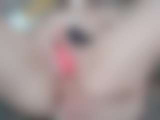 NaughtyBlooms's Live Sex Cam Show