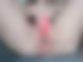 NaughtyBlooms's Live Sex Cam Show