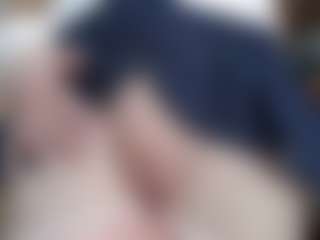 NaughtyBlooms's Live Sex Cam Show