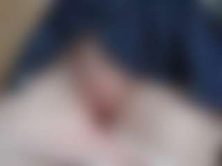 NaughtyBlooms's Live Sex Cam Show