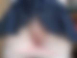 NaughtyBlooms's Live Sex Cam Show