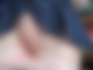 NaughtyBlooms's Live Sex Cam Show