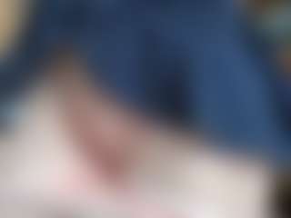 NaughtyBlooms's Live Sex Cam Show