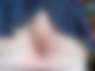 NaughtyBlooms's Live Sex Cam Show