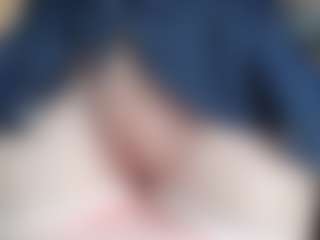 NaughtyBlooms's Live Sex Cam Show