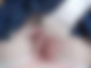 NaughtyBlooms's Live Sex Cam Show