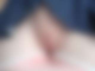 NaughtyBlooms's Live Sex Cam Show