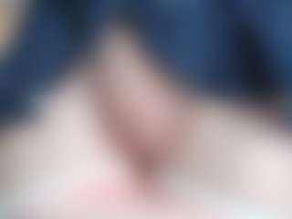 NaughtyBlooms's Live Sex Cam Show