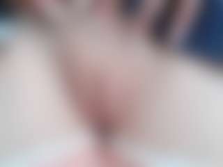 NaughtyBlooms's Live Sex Cam Show