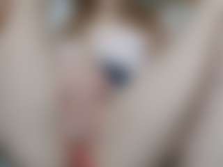 NaughtyBlooms's Live Sex Cam Show