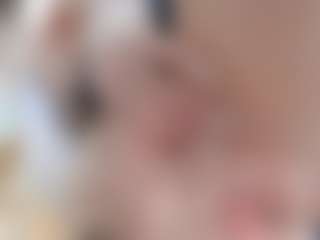 NaughtyBlooms's Live Sex Cam Show