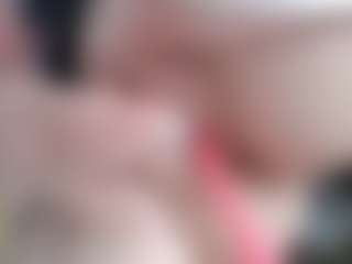 NaughtyBlooms's Live Sex Cam Show