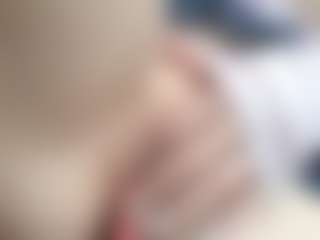 NaughtyBlooms's Live Sex Cam Show