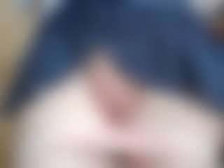 NaughtyBlooms's Live Sex Cam Show