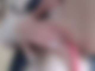 NaughtyBlooms's Live Sex Cam Show