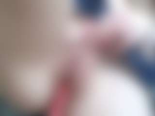 NaughtyBlooms's Live Sex Cam Show