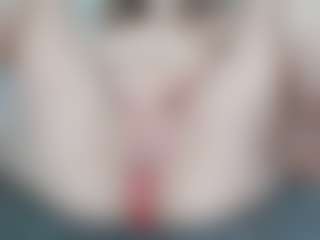 NaughtyBlooms's Live Sex Cam Show