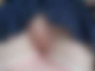 NaughtyBlooms's Live Sex Cam Show