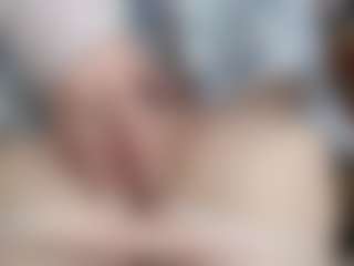 NaughtyBlooms's Live Sex Cam Show