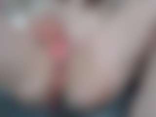 NaughtyBlooms's Live Sex Cam Show