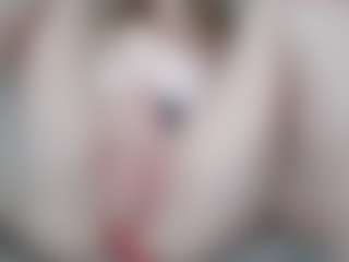 NaughtyBlooms's Live Sex Cam Show