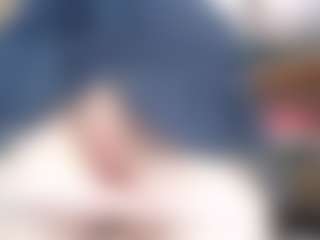 NaughtyBlooms's Live Sex Cam Show