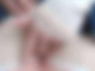 NaughtyBlooms's Live Sex Cam Show