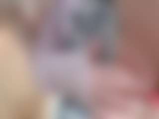 NaughtyBlooms's Live Sex Cam Show