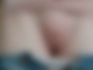 NaughtyBlooms's Live Sex Cam Show