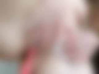 NaughtyBlooms's Live Sex Cam Show