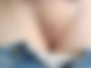 NaughtyBlooms's Live Sex Cam Show