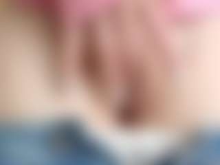 NaughtyBlooms's Live Sex Cam Show