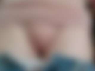 NaughtyBlooms's Live Sex Cam Show