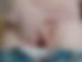 NaughtyBlooms's Live Sex Cam Show