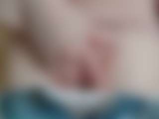 NaughtyBlooms's Live Sex Cam Show