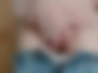 NaughtyBlooms's Live Sex Cam Show