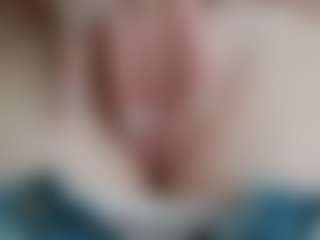 NaughtyBlooms's Live Sex Cam Show