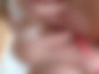 NaughtyBlooms's Live Sex Cam Show