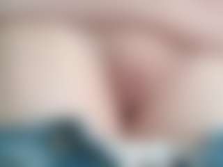 NaughtyBlooms's Live Sex Cam Show