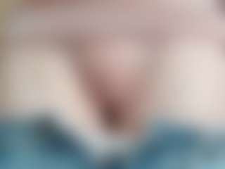 NaughtyBlooms's Live Sex Cam Show