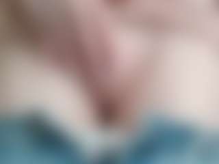 NaughtyBlooms's Live Sex Cam Show